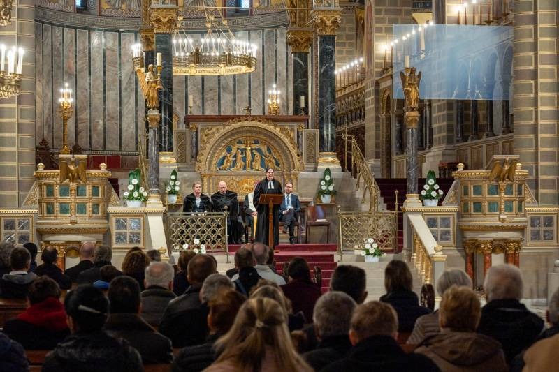 imgi_28_thumb_750_2024_02_10_hh okumenikus_26