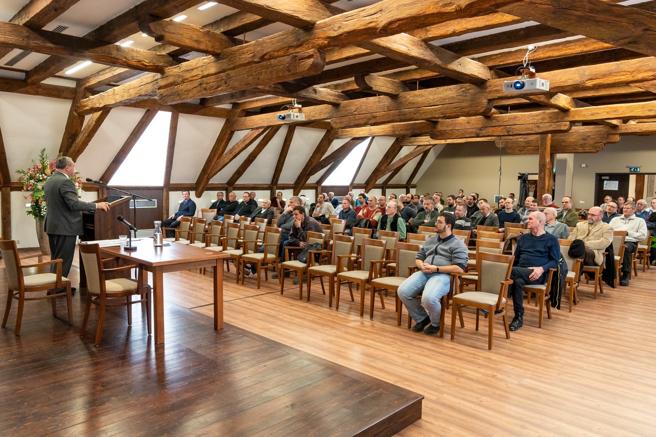 imgi_33_2024_02_02_ferfi_18