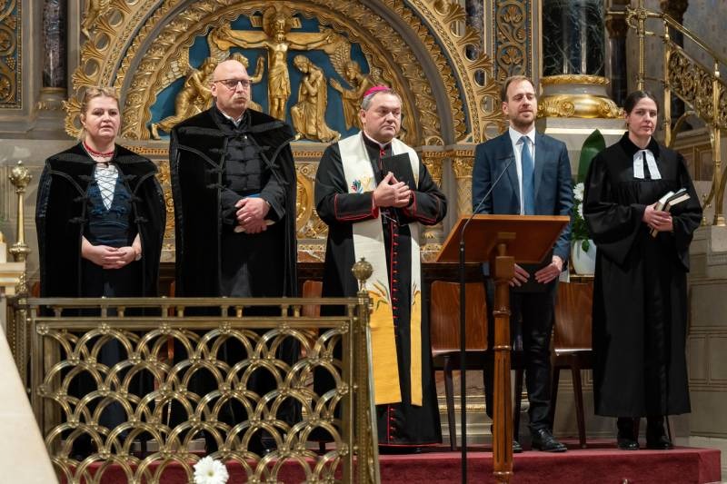 imgi_7_thumb_750_2024_02_10_hh okumenikus