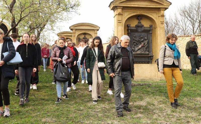 imgi_10_thumb_767_horvatok_husvetvarasa007