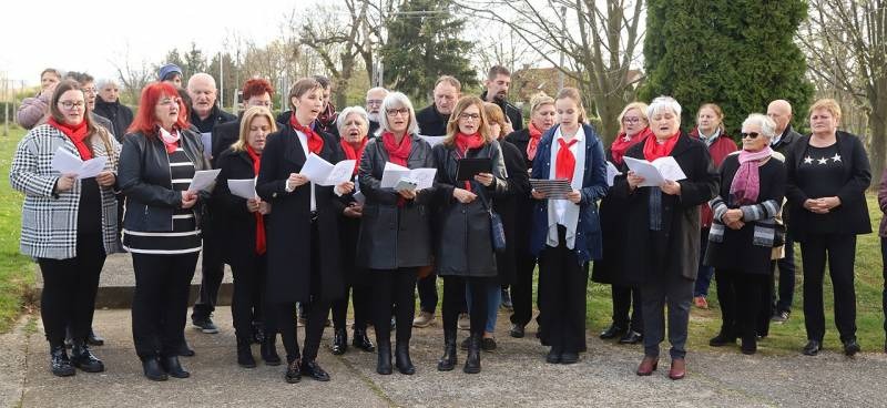 imgi_15_thumb_767_horvatok_husvetvarasa013