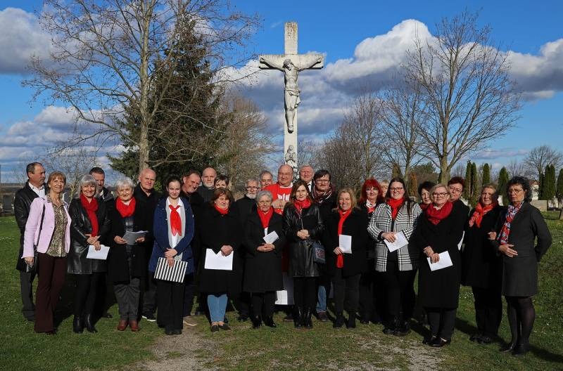 imgi_3_thumb_767_horvatok_husvetvarasa012