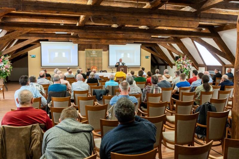 imgi_20_thumb_774_2024_04_05_ferfitalalkozok_28