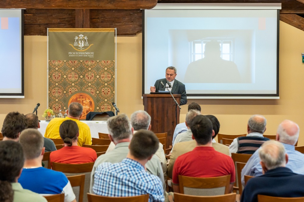 imgi_60_774_2024_04_05_ferfitalalkozok_26