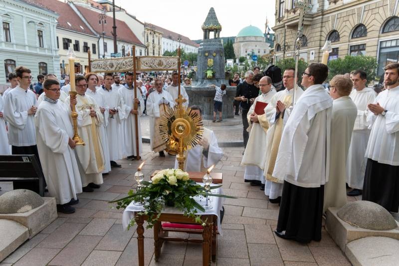 imgi_101_thumb_794_2024_06_02_urnapja pecs_102