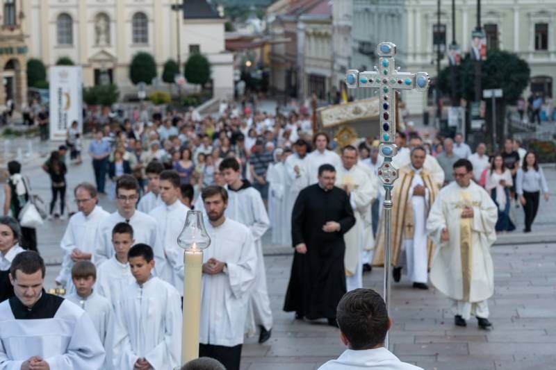 imgi_113_thumb_794_2024_06_02_urnapja pecs_114