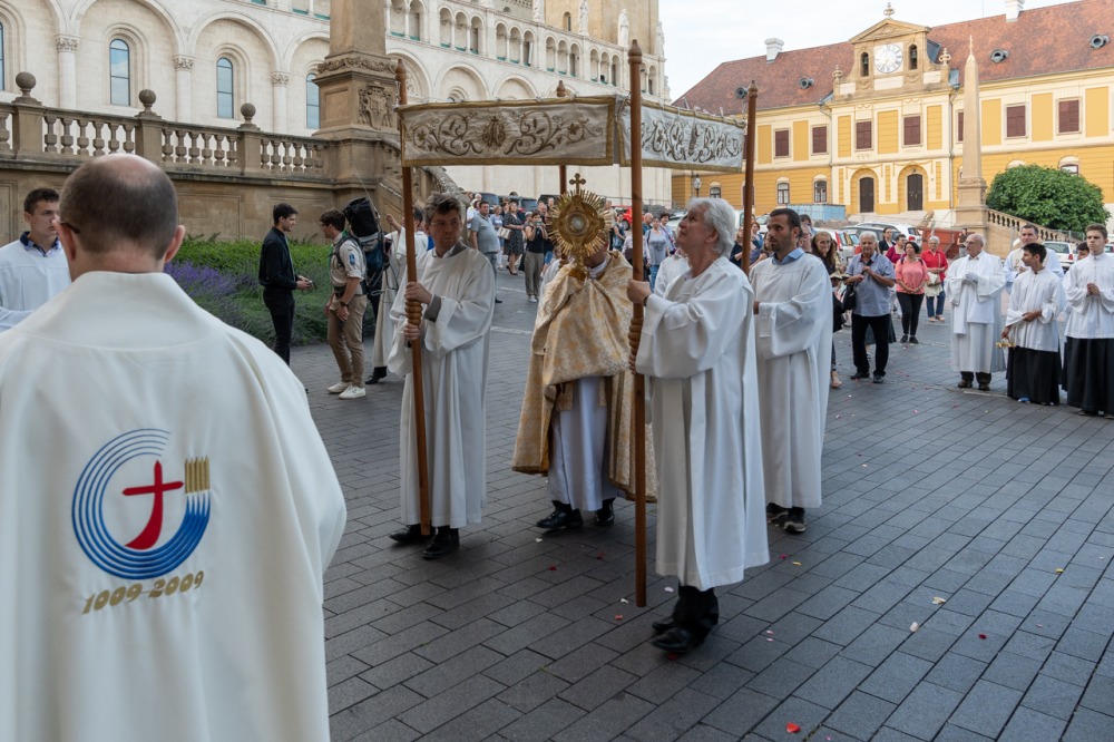 imgi_201_794_2024_06_02_urnapja pecs_59