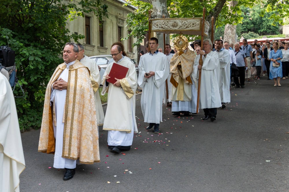 imgi_214_794_2024_06_02_urnapja pecs_72