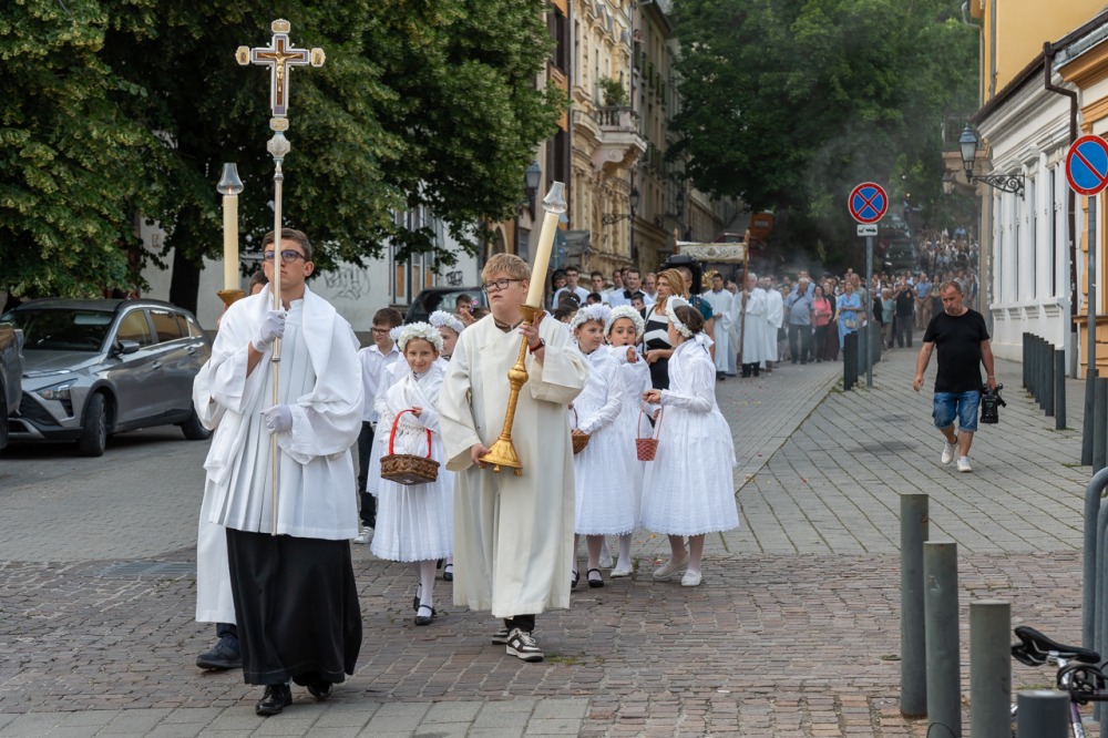 imgi_218_794_2024_06_02_urnapja pecs_76