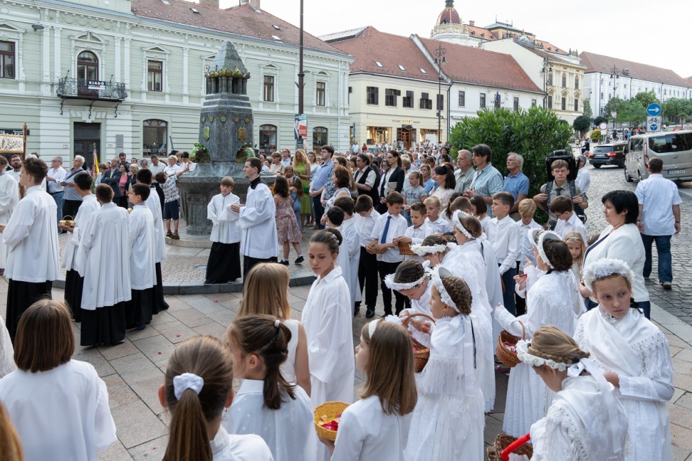 imgi_246_794_2024_06_02_urnapja pecs_105