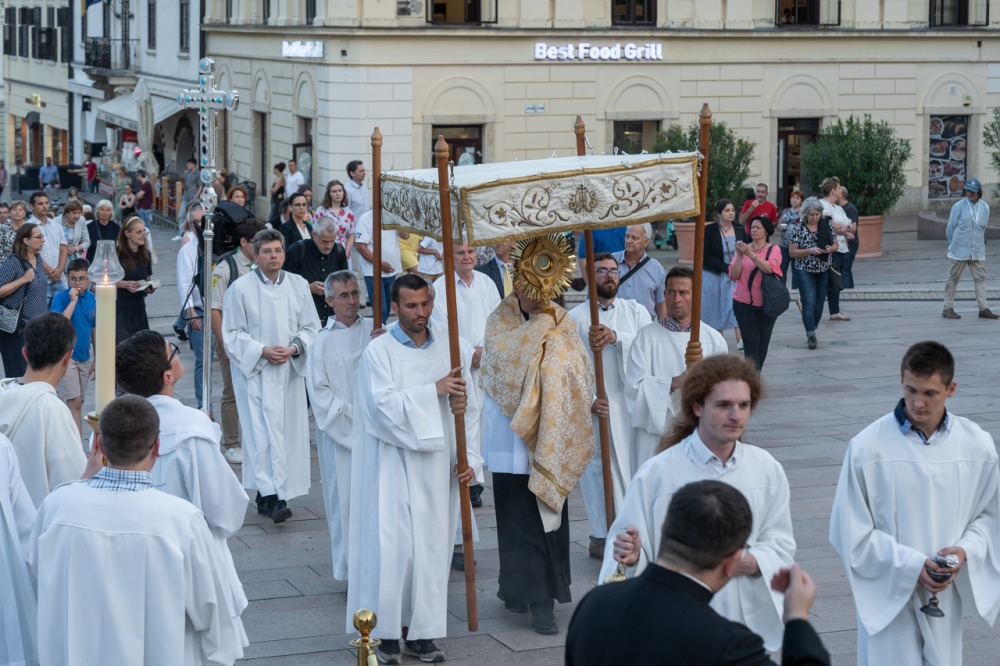 imgi_257_794_2024_06_02_urnapja pecs_116