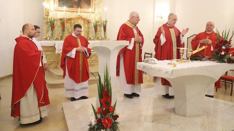 imgi_27_thumb_791_horvat_bermalas026