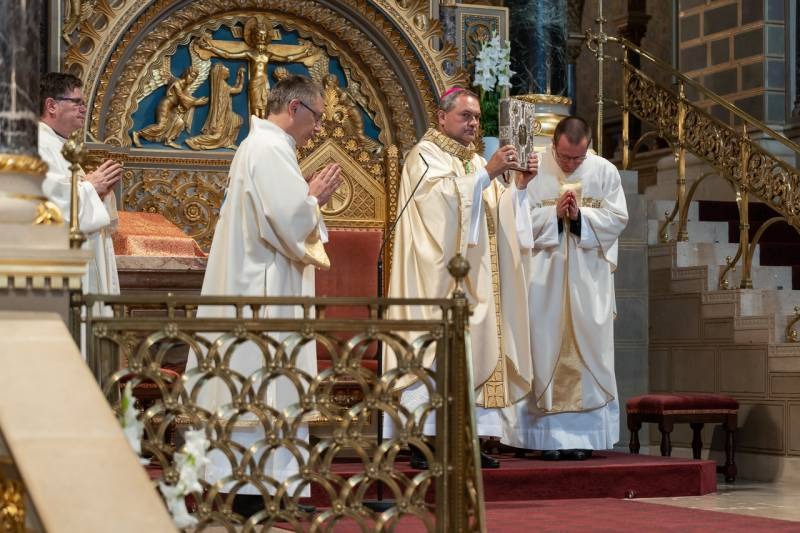 imgi_30_thumb_794_2024_06_02_urnapja pecs_28