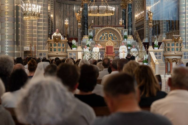 imgi_32_thumb_794_2024_06_02_urnapja pecs_30