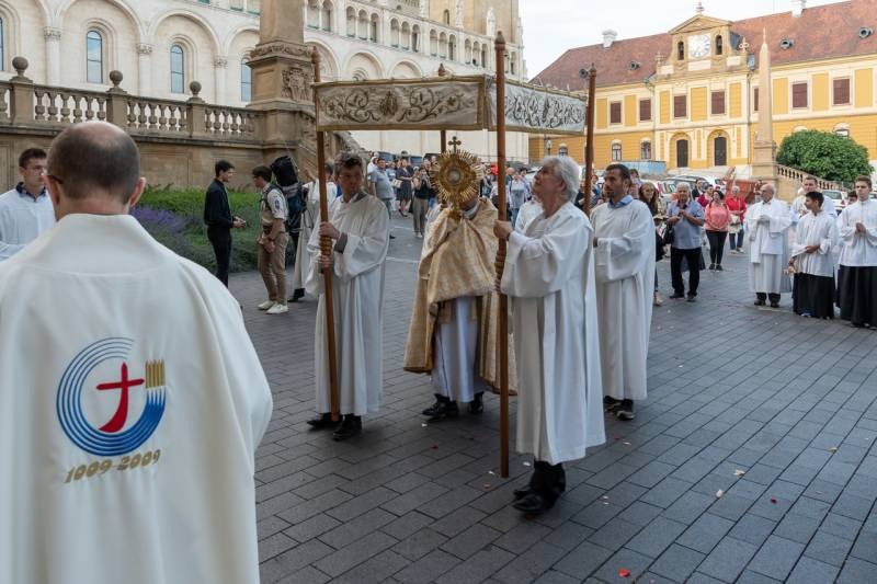 imgi_59_thumb_794_2024_06_02_urnapja pecs_59