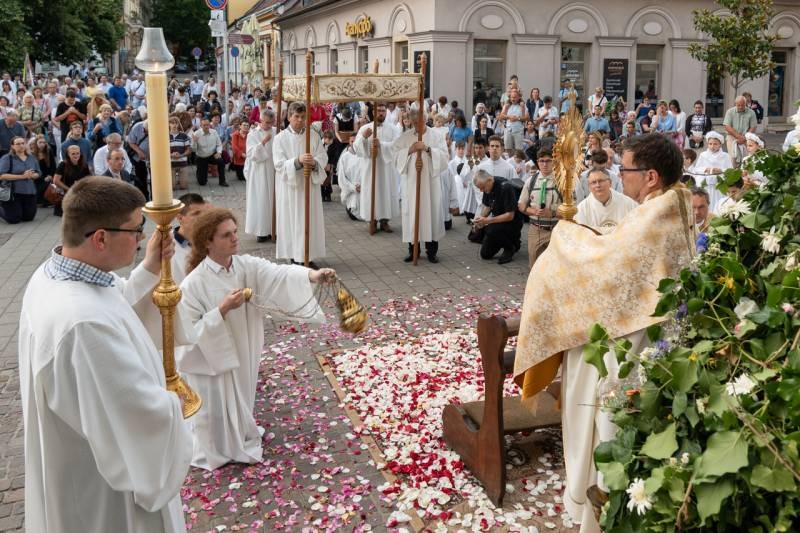 imgi_84_thumb_794_2024_06_02_urnapja pecs_84