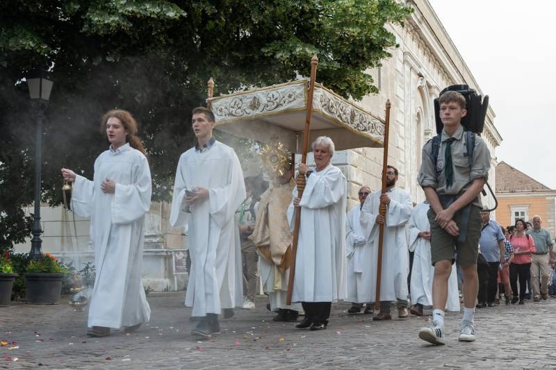 imgi_88_thumb_794_2024_06_02_urnapja pecs_88