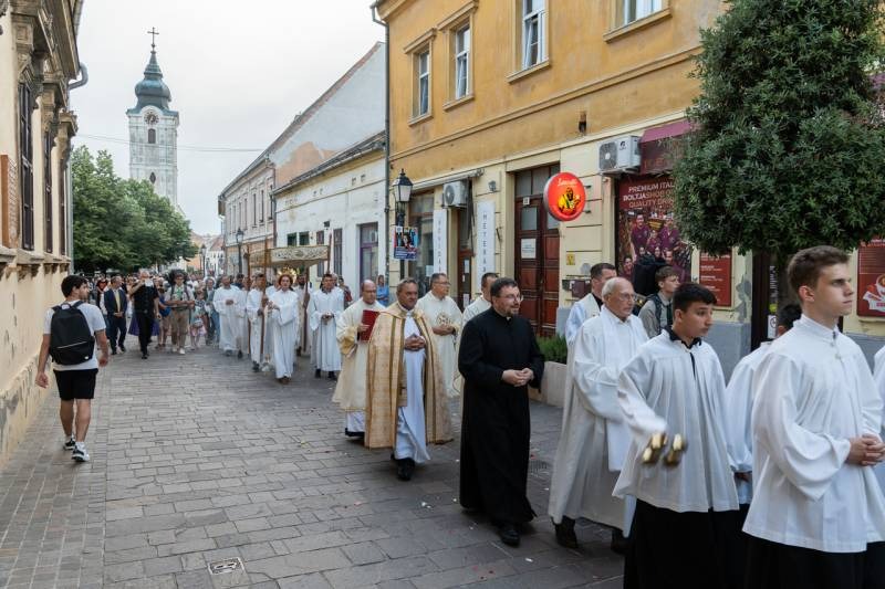 imgi_90_thumb_794_2024_06_02_urnapja pecs_90