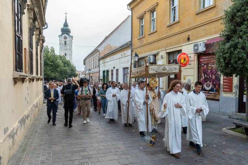 imgi_91_thumb_794_2024_06_02_urnapja pecs_91