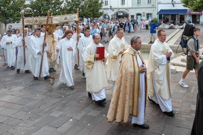 imgi_95_thumb_794_2024_06_02_urnapja pecs_96