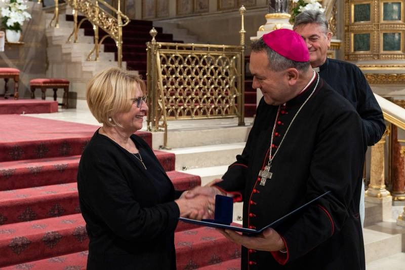 imgi_43_thumb_799_2024_06_15_dulanszky dij_42