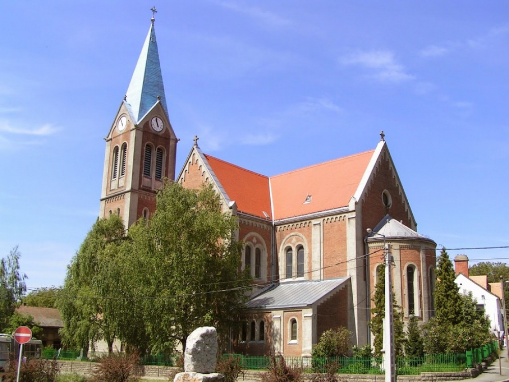 272_Pecs_szabolcs_templom_kulso