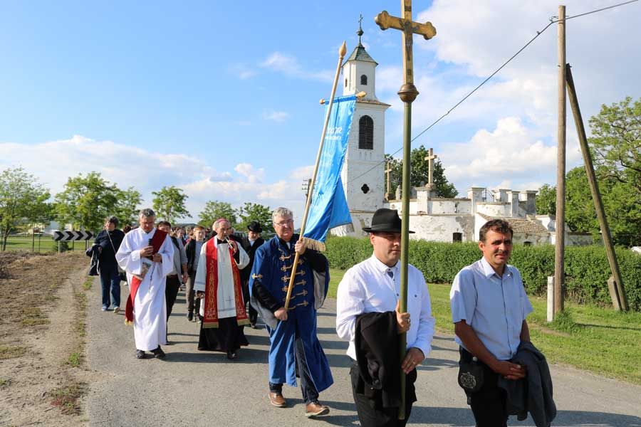 2987_14127_zoomed_orban-kapolna-megaldasa_img_1271