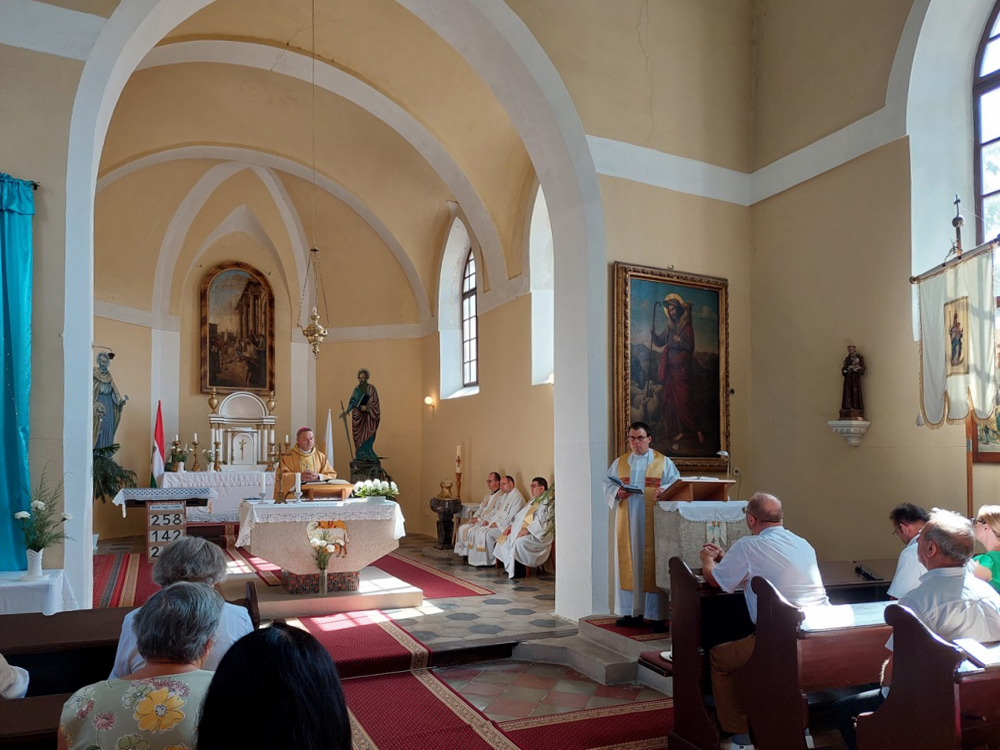 404_felsonyek-003_templom_belso