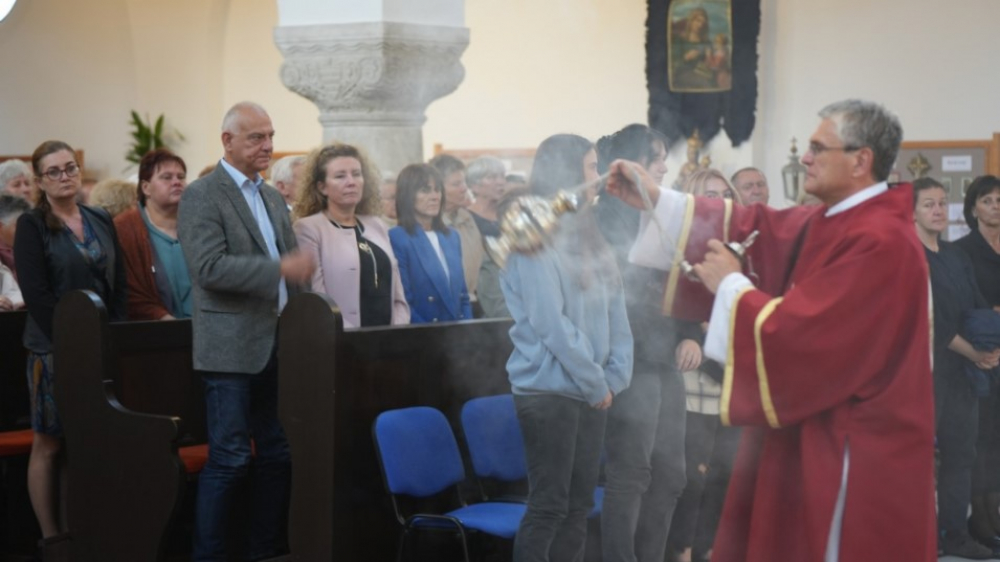 415_415_Bata-2022-236