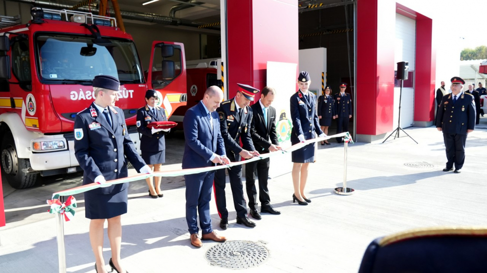 457_Tuzoltoallomas-megaldasa-Pecs-042