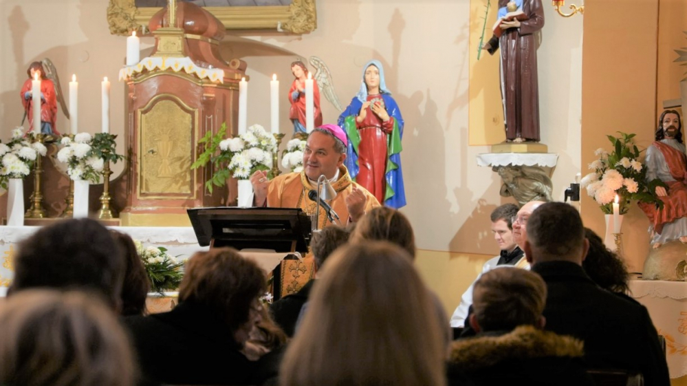 486_Udvar-templomfelujitas-08