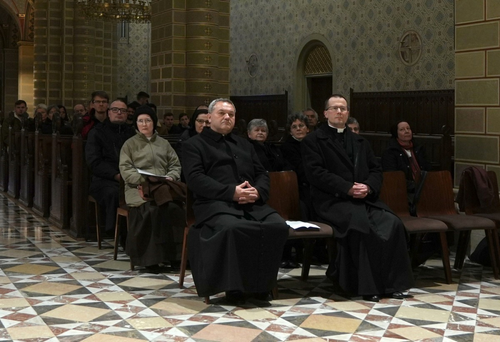 540_Megszentelt-elet-04