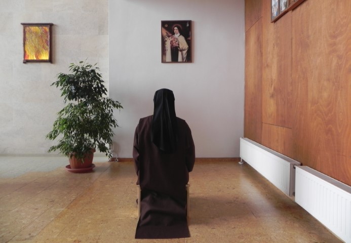 Emberkozel-kiemelt-Small