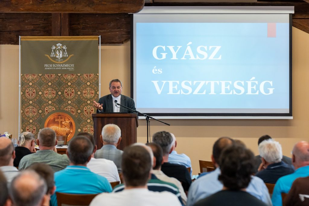 Ferfitalalkozo_Pecs_szept_30