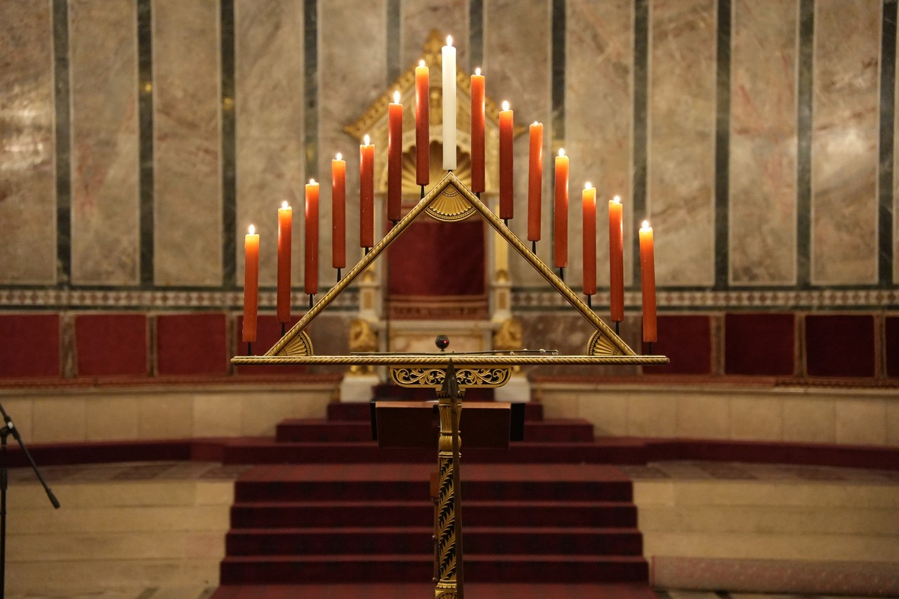 Sotetzsolozsma-2023-03