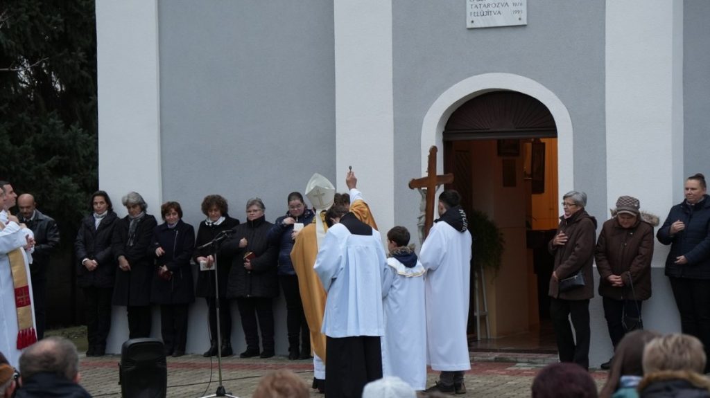 Udvar-templomfelujitas-03