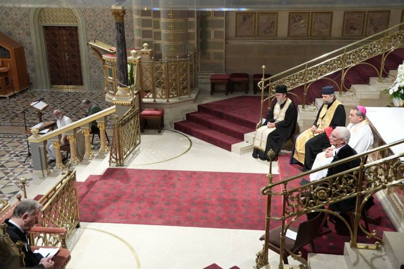 thumb_664_Okumenikus-istentisztelet-09