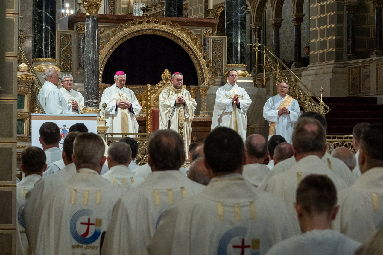 2025_04_17_nagycsut_olajszenteles_41