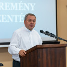 4d6a90d7216d7a5257eef20a3293a4f2_w135_h135_cp