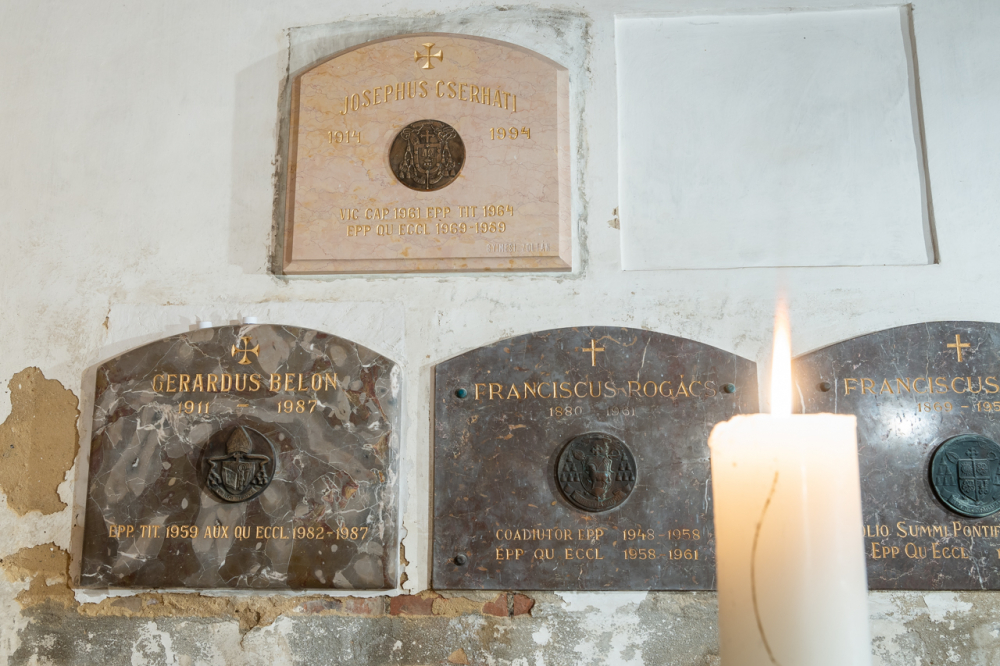 778_2024_04_12_elhunyt_puspokok_42