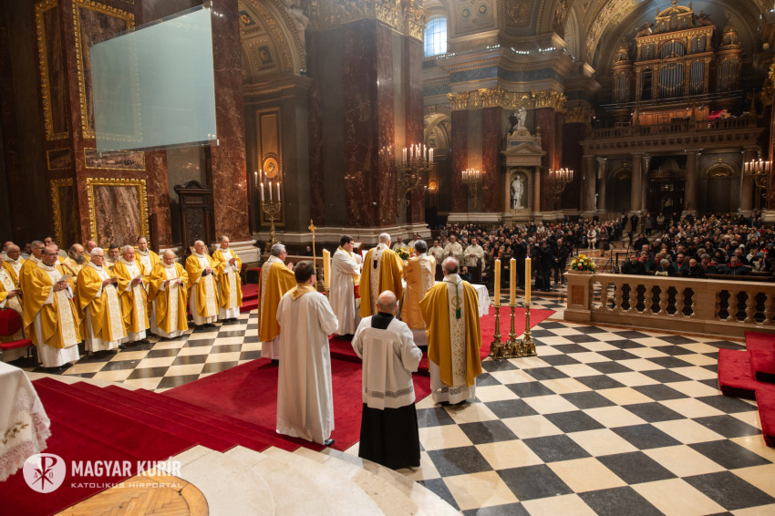 szentmise_a_papapert1