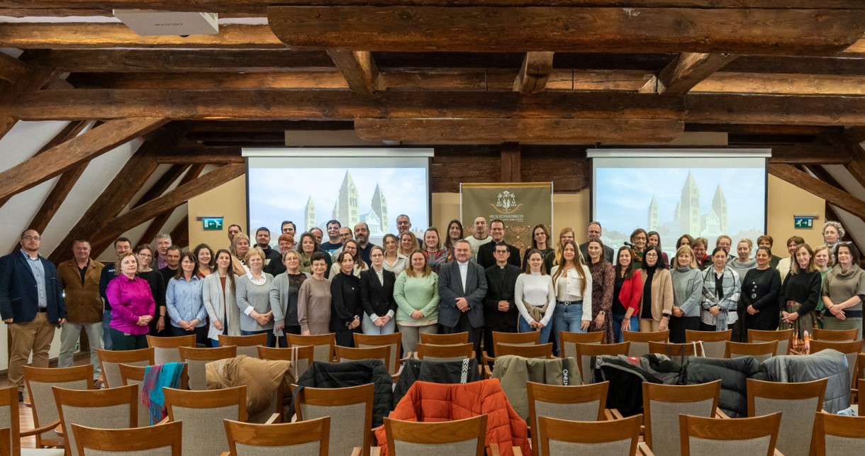 2024_12_20_hivatali_keszulet