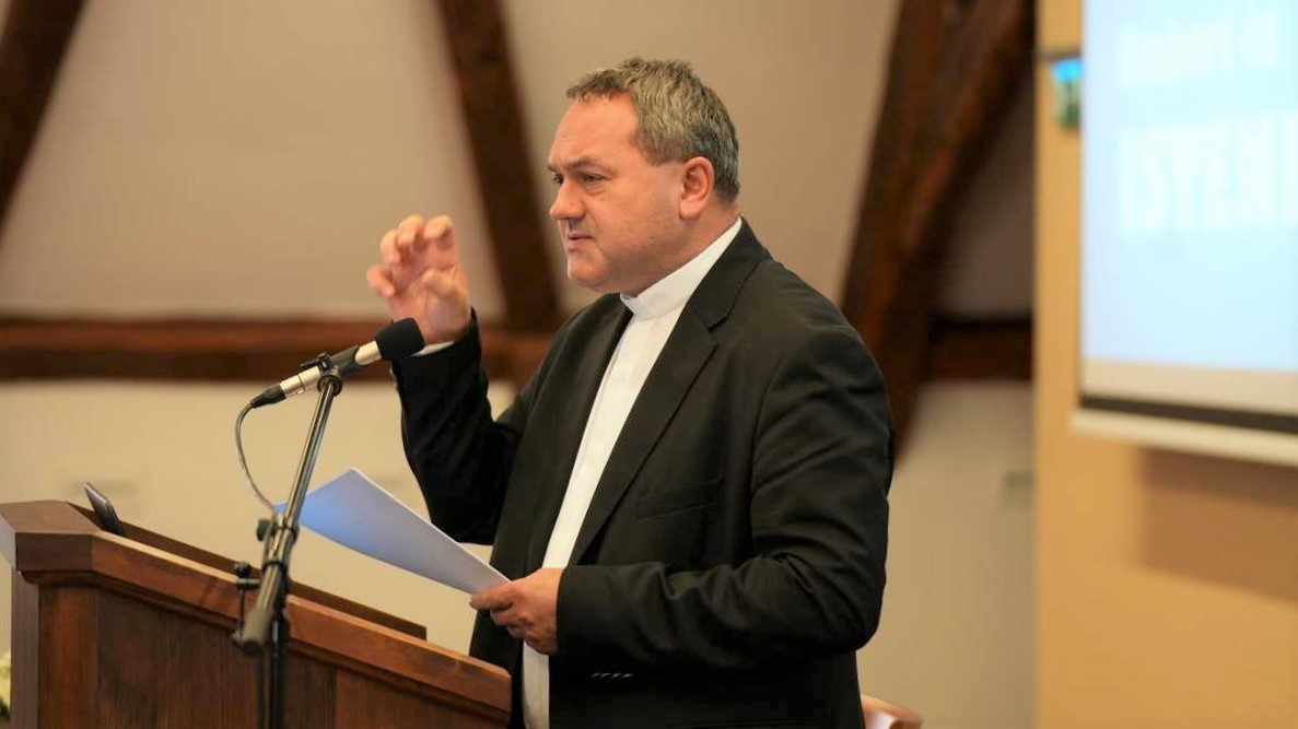 Ferfitalalkozo-5-078