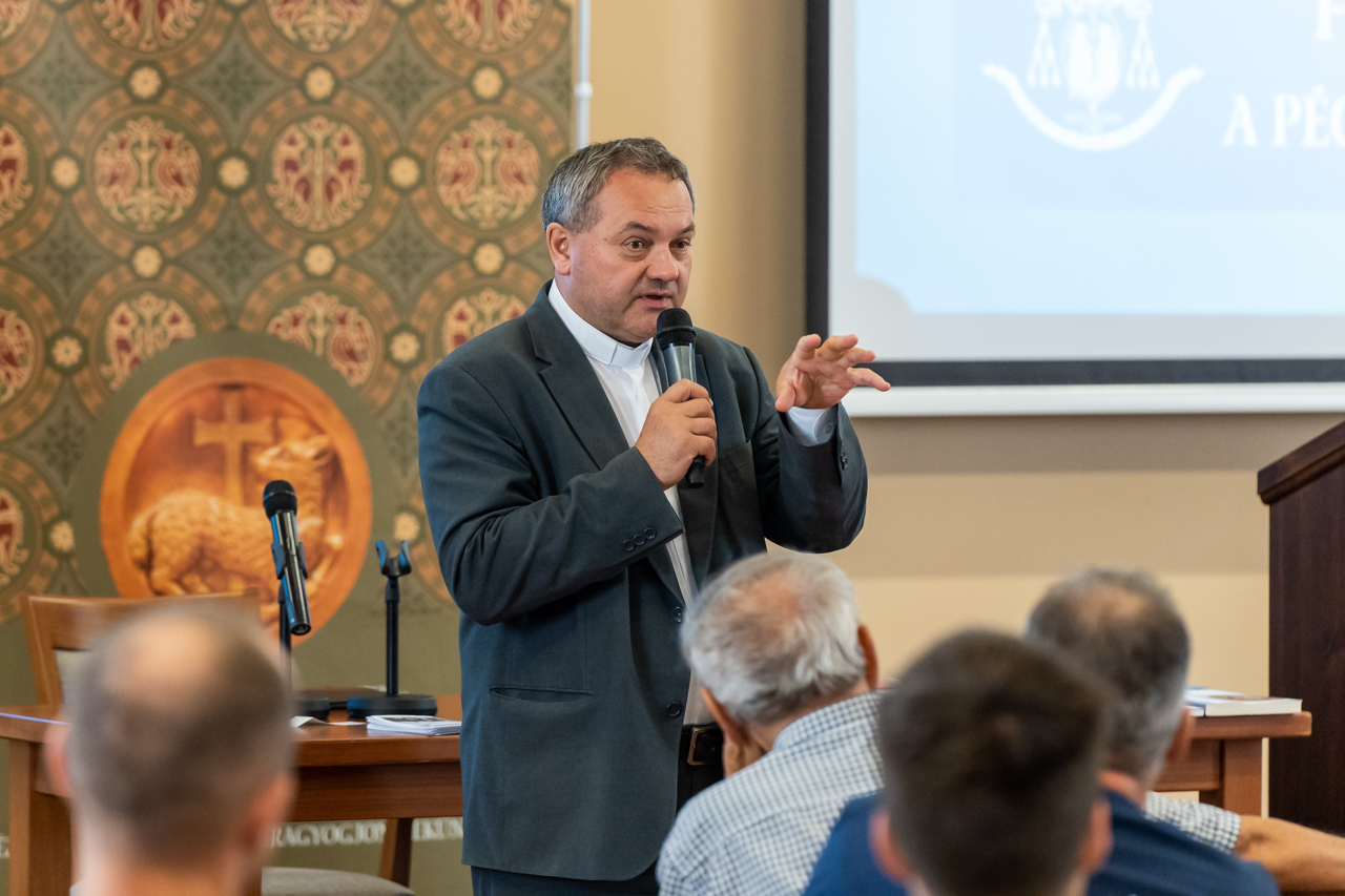 Ferfitalalkozo_Pecs_szept_27