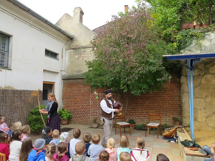 imgi_16_2016_10009_zoomed_nepmese-napja-a-szent-mor-oviban_026