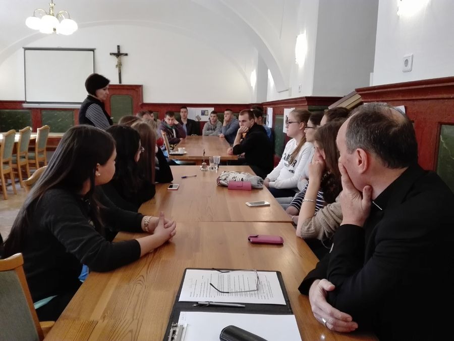 imgi_21_1107_6010_zoomed_img_20160402_085440