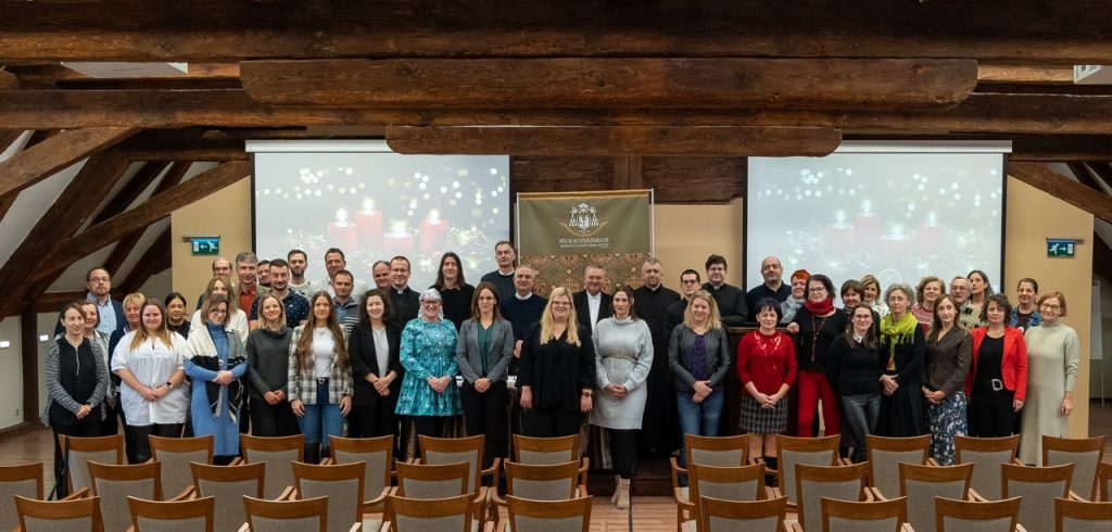 2025_12_22_hivatali_karacsony