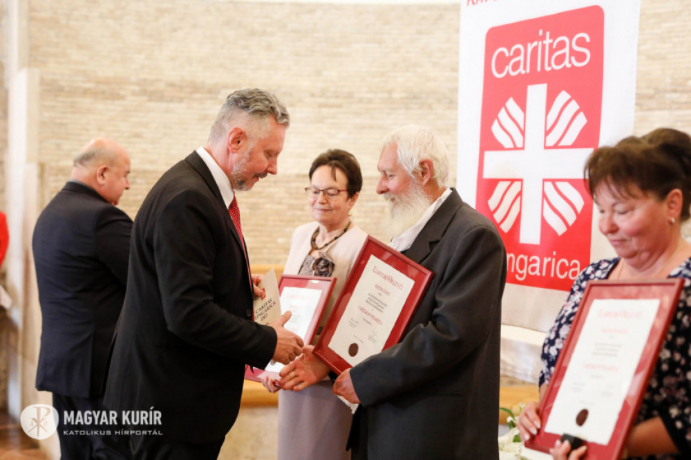 443_karitasz_dijatadas1