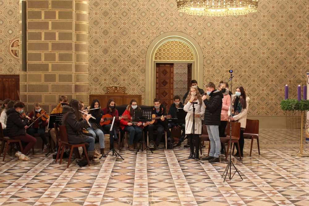 Advent2-2-kedd-15-zenekar