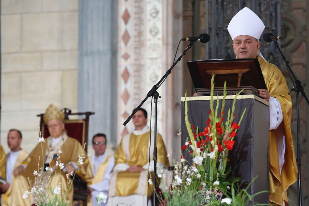 Felföldi_László_Szent_Jobb_körmenet_MK